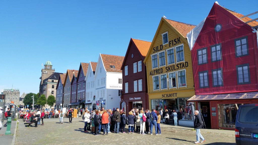 Case colorate lungo il porto - Bryggen Bergen