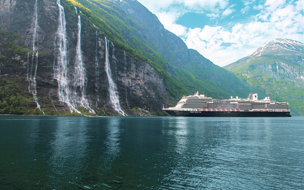 ms Rotterdam a Geirangerfjord