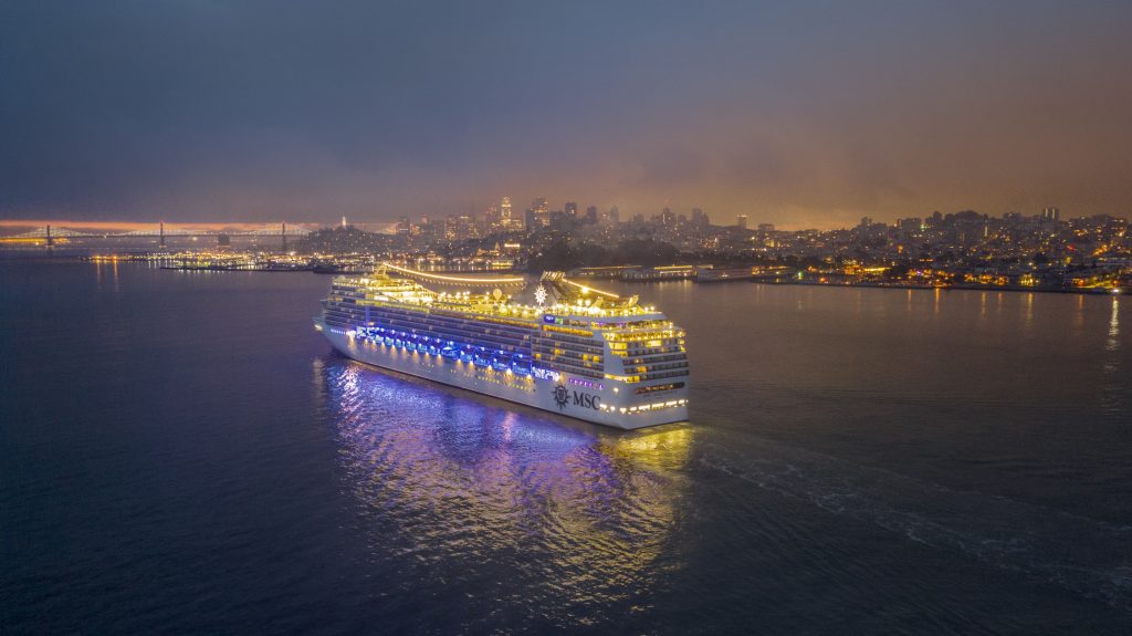 MSC Magnifica di notte - Foto MSC Media Center