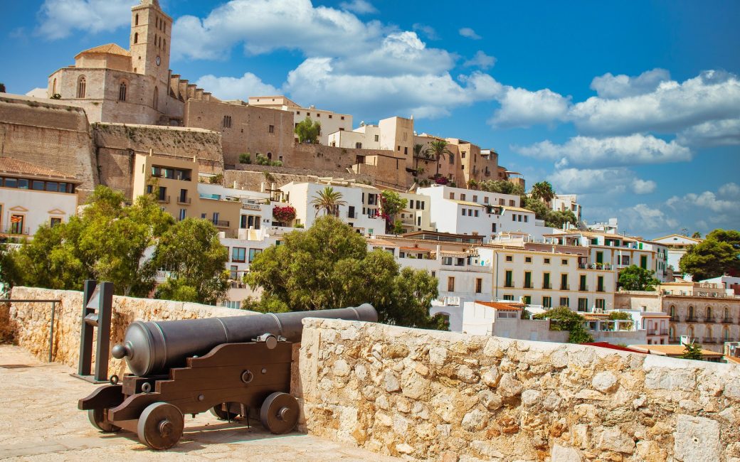 Ibiza - Image by JOSE MANUEL ALABARCE PAEZ from Pixabay