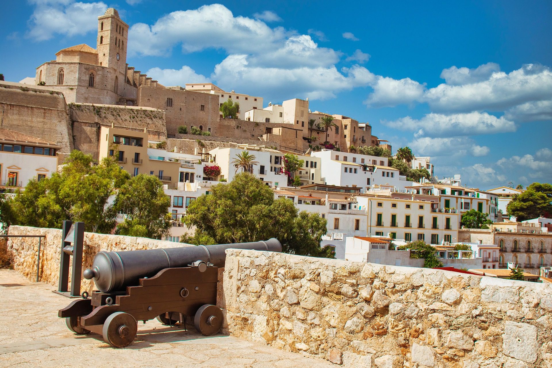 Ibiza - Image by JOSE MANUEL ALABARCE PAEZ from Pixabay