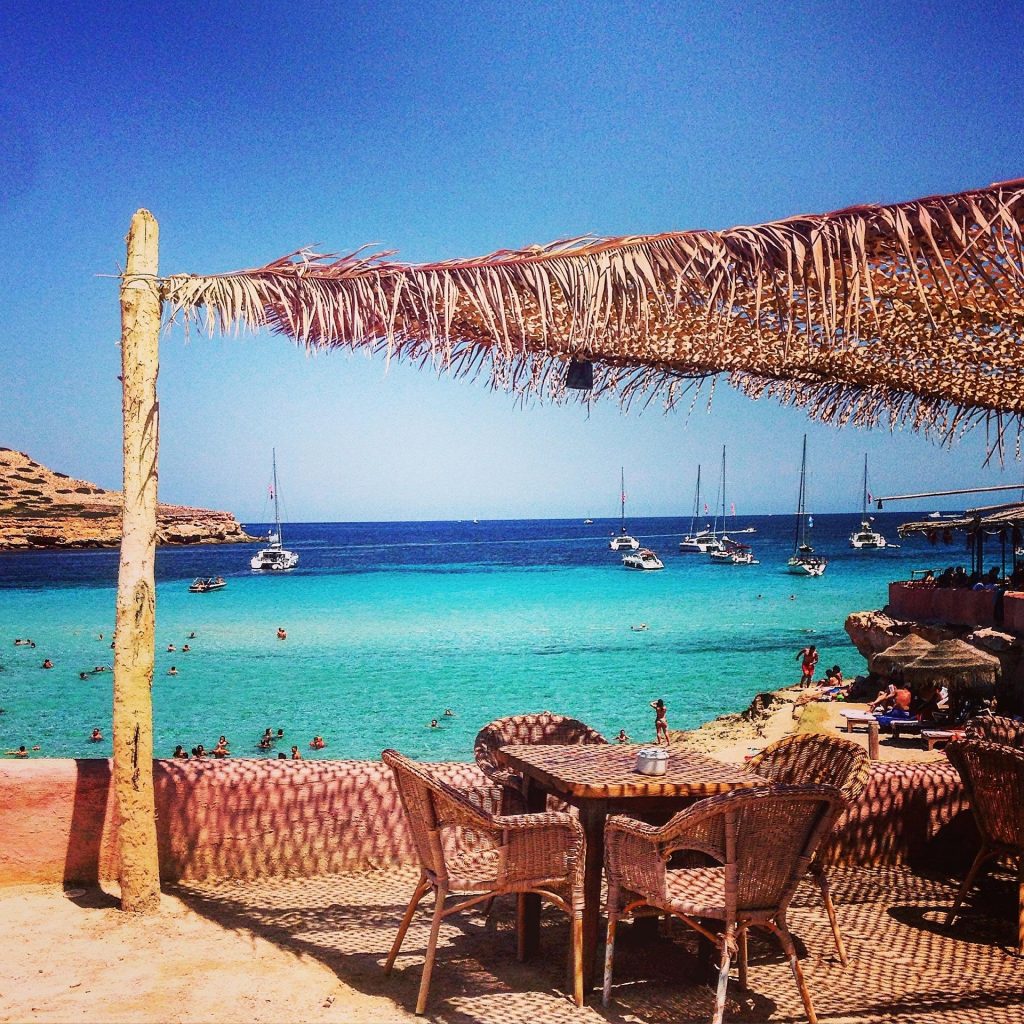 Spiaggia a Ibiza - Image by <a href="https://pixabay.com/users/mrs__schu-522727/?utm_source=link-attribution&utm_medium=referral&utm_campaign=image&utm_content=930257">Alexia Schu</a> from <a href="https://pixabay.com//?utm_source=link-attribution&utm_medium=referral&utm_campaign=image&utm_content=930257">Pixabay</a>