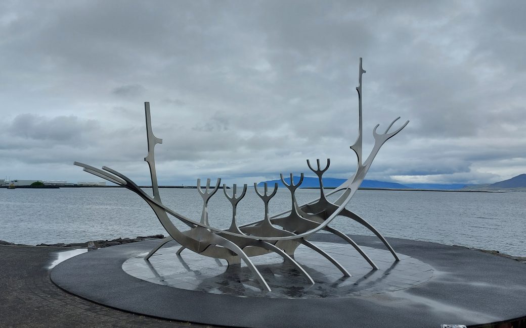 Sun Voyager Reykjavik scultura sul lungomare vicino al porto