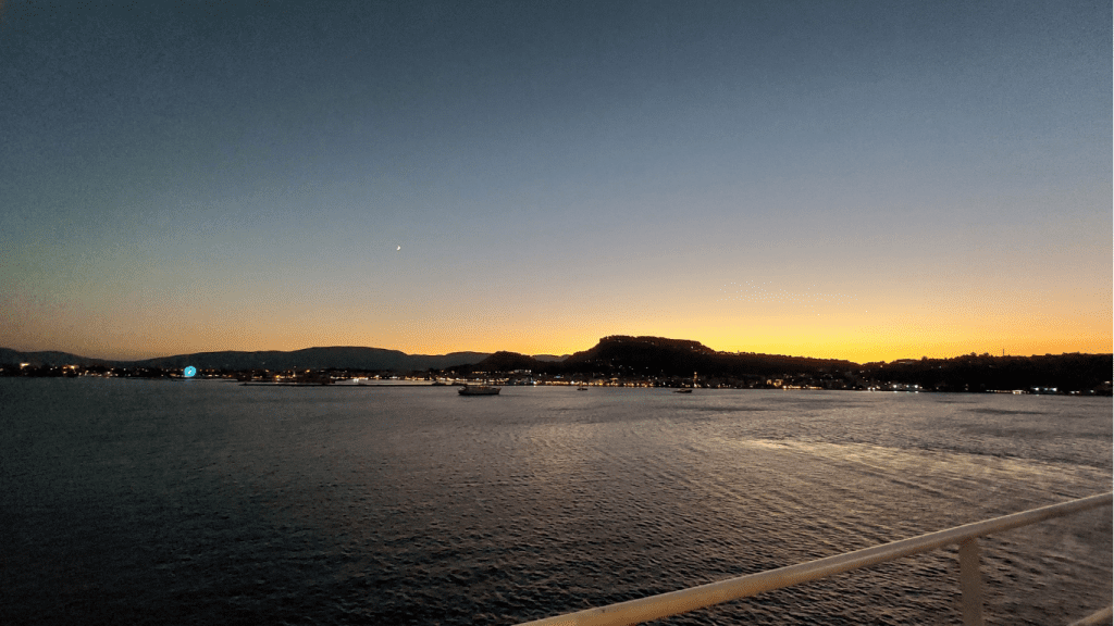 ponte nave crociera notte atmosfera tranquilla mare