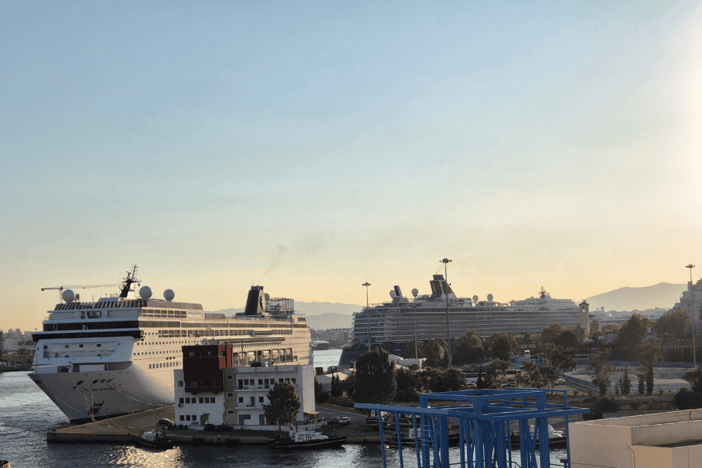 navi a il pireo atene